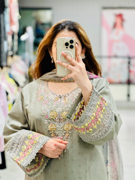 EMBROIDERED 3PC STITCH LAWAN SUIT