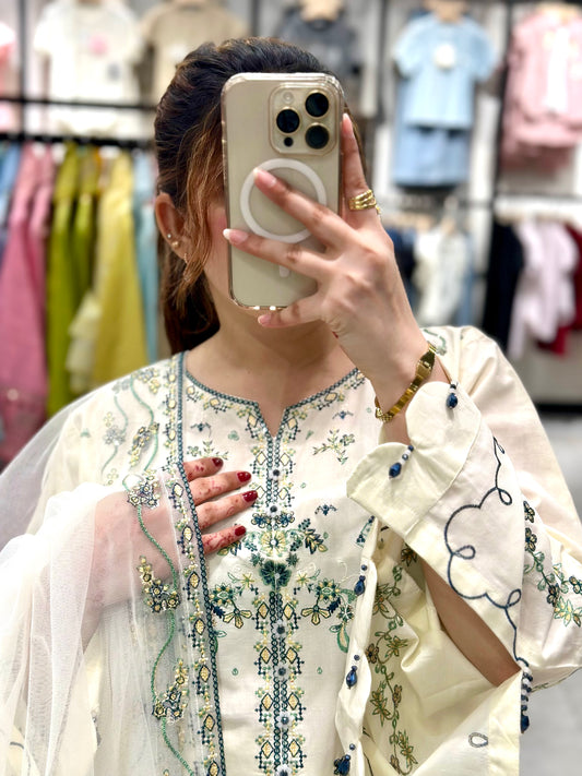 EMBROIDERED 3PC STITCH LAWAN SUIT
