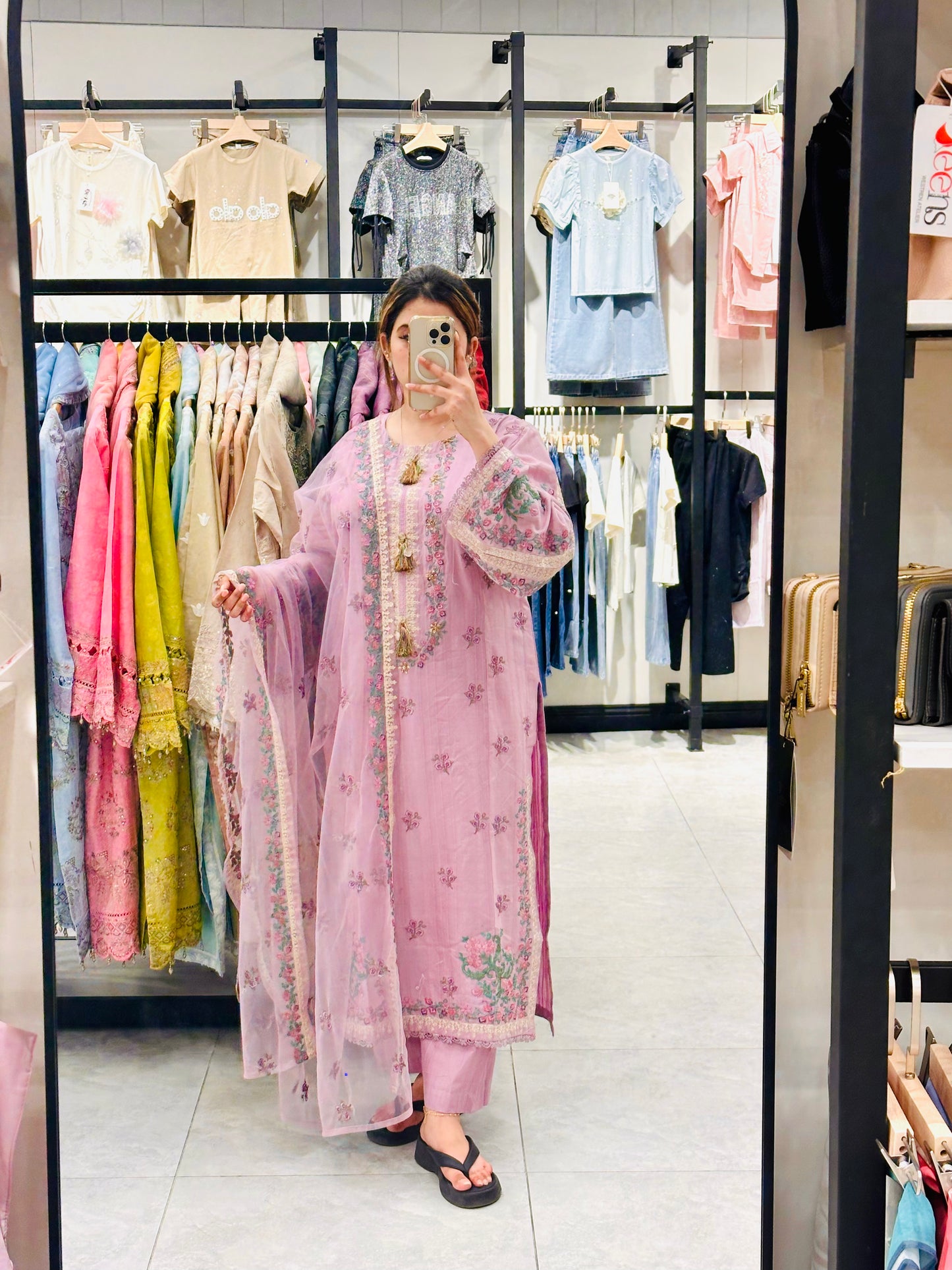 EMBROIDERED 3PC STITCH LAWAN SUIT