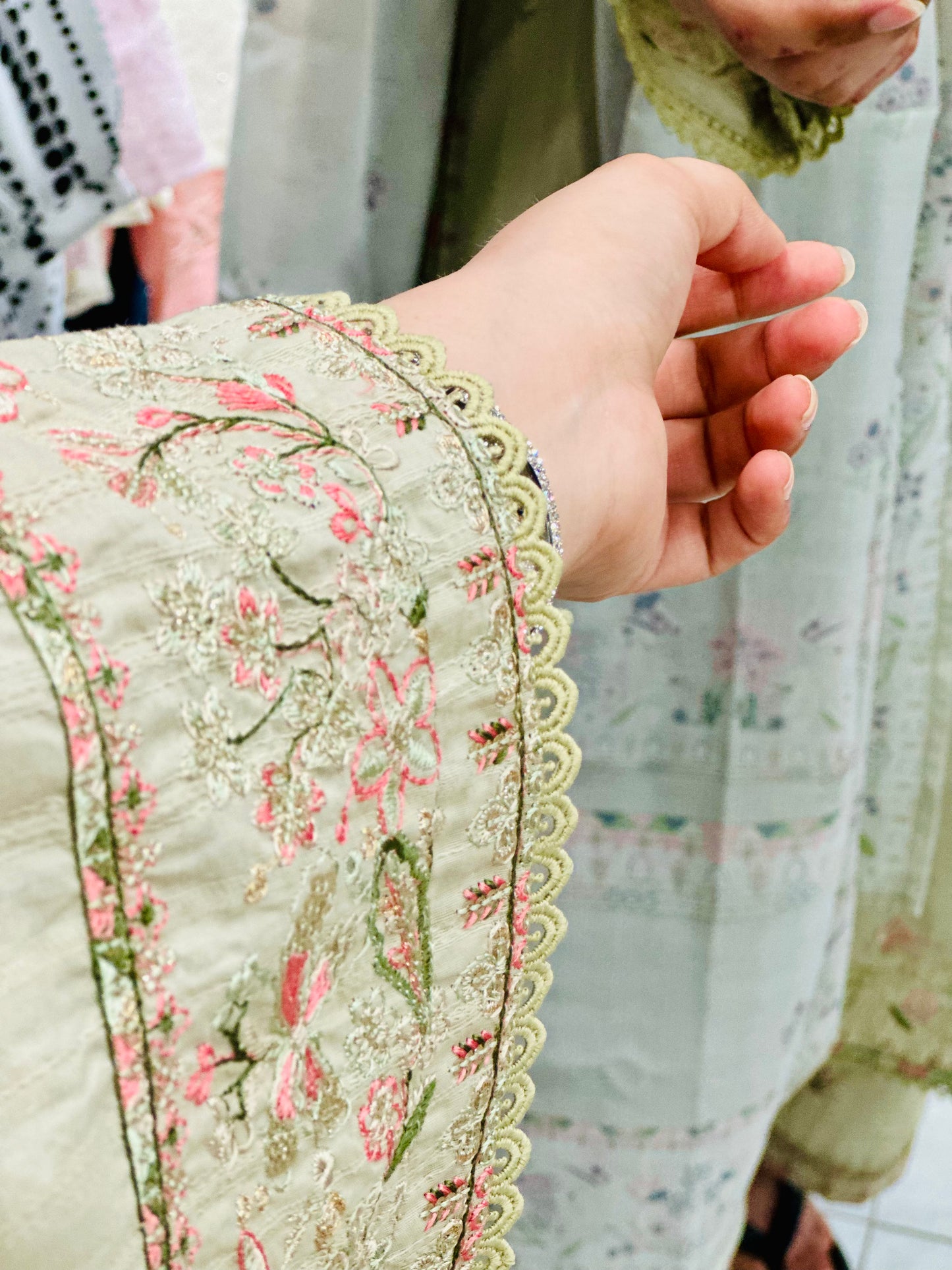 EMBROIDERED 3PC STITCH LAWAN SUIT